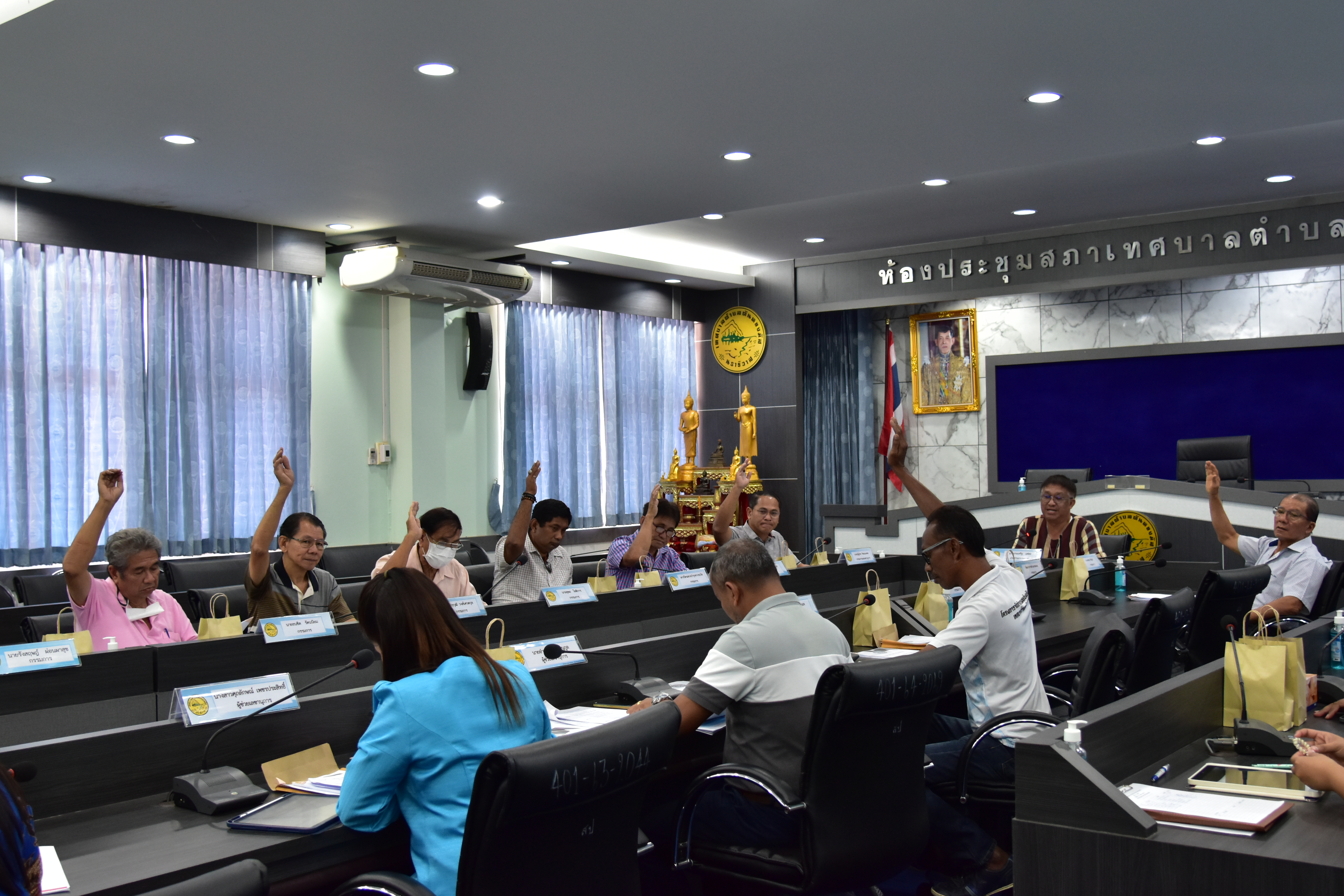 วัน ศุกร์ ที่ 20 ตุลาคม 2566 เวลา 10.00 น.
ณ ห้องประชุมสภาเทศบาลตำบลตันหยงมัส (ชั้น 3) เทศบาลตำบลตันหยงมัส
โดยกองยุทธศาสตร์และงบประมาณจัดประชุมคณะกรรมการพัฒนาเทศบาลตำบลตันหยงมัส ครั้งที่ 3/2566
นายประเสริฐ แซ่ฮ่อ นายกเทศมนตรีตำบลตันหยงมัส,นายพนิช สินุธก รองนายกเทศมนตรีตำบลตันหยงมัส,นายมูฮำหมัด ตาเห สมาชิกสภา,นายณัฐภัทร จิตนะมงคล ปลัดเทศบาล,ผู้อำนวยการกองยุทธศาสตร์และงบประมาณ,หัวหน้าฝ่ายแผนงานและงบประมาณ,นักวิเคราะห์นโยบายและแผนชำนาญการ,ผู้ทรงคุณวุฒิ,กรรมการและเลขานุการ,ผู้แทนภาคราชการ และผู้แทนประชาคมท้องถิ่น
เข้าร่วมประชุมในครั้งนี้