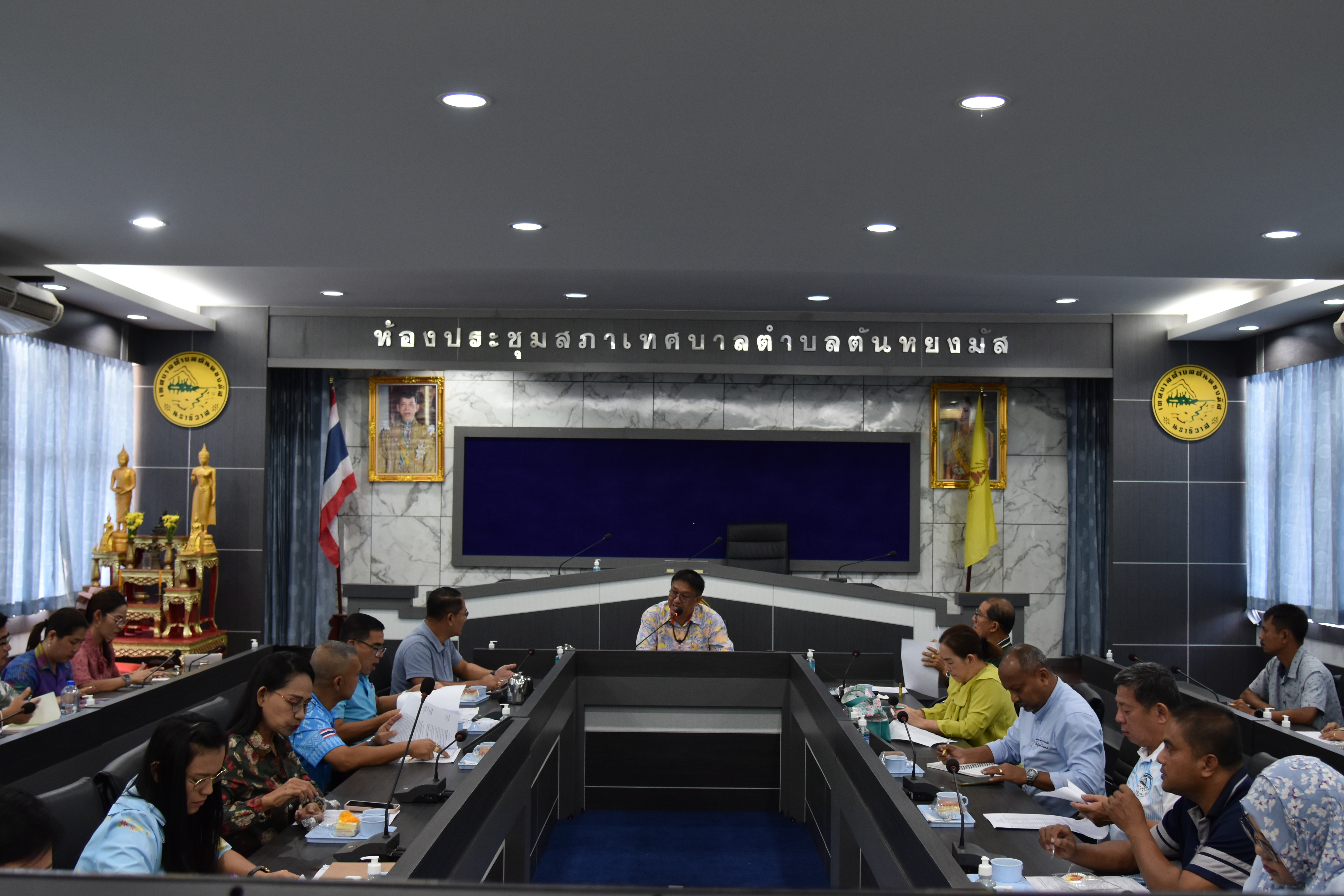 วันที่ 2 กุมภาพันธ์ พ.ศ.2567 เวลา 09.30 น. ณ ห้องประชุมสภาเทศบาลตำบลตันหยงมัส เทศบาลตำบลตันหยงมัสได้มีการจัดประชุมหัวหน้าส่วนราชการของเทศบาลตำบลตันหยงมัส เป็นประจำทุกเดือน โดยมีวัตถุประสงค์ให้ทุกกอง/ฝ่าย ได้รายการผลการปฏิบัติราชการ เพื่อเป็นประโยชน์ต่อการบริหารงานของเทศบาล
   โดยมีหัวข้อการประชุมดังต่อไปนี้
1. เรื่องสำนักงาน ปปท.เขต 9 ขอเข้าพบเพื่อประชาสัมพันธ์ชี้แจงหลักเกณฑ์การสมัครเข้ารับการคัดเลือกเครือข่ายพื้นที่่สีขาวต้นแบบ (สำนักปลัดเทศบาล) 
2. เรื่อง การรายงานความคืบหน้าอุทกภัยภายในเขตเทศบาล (สำนักปลัดเทศบาล)
3. การติดตามงานแต่ละกอง/ฝ่าย