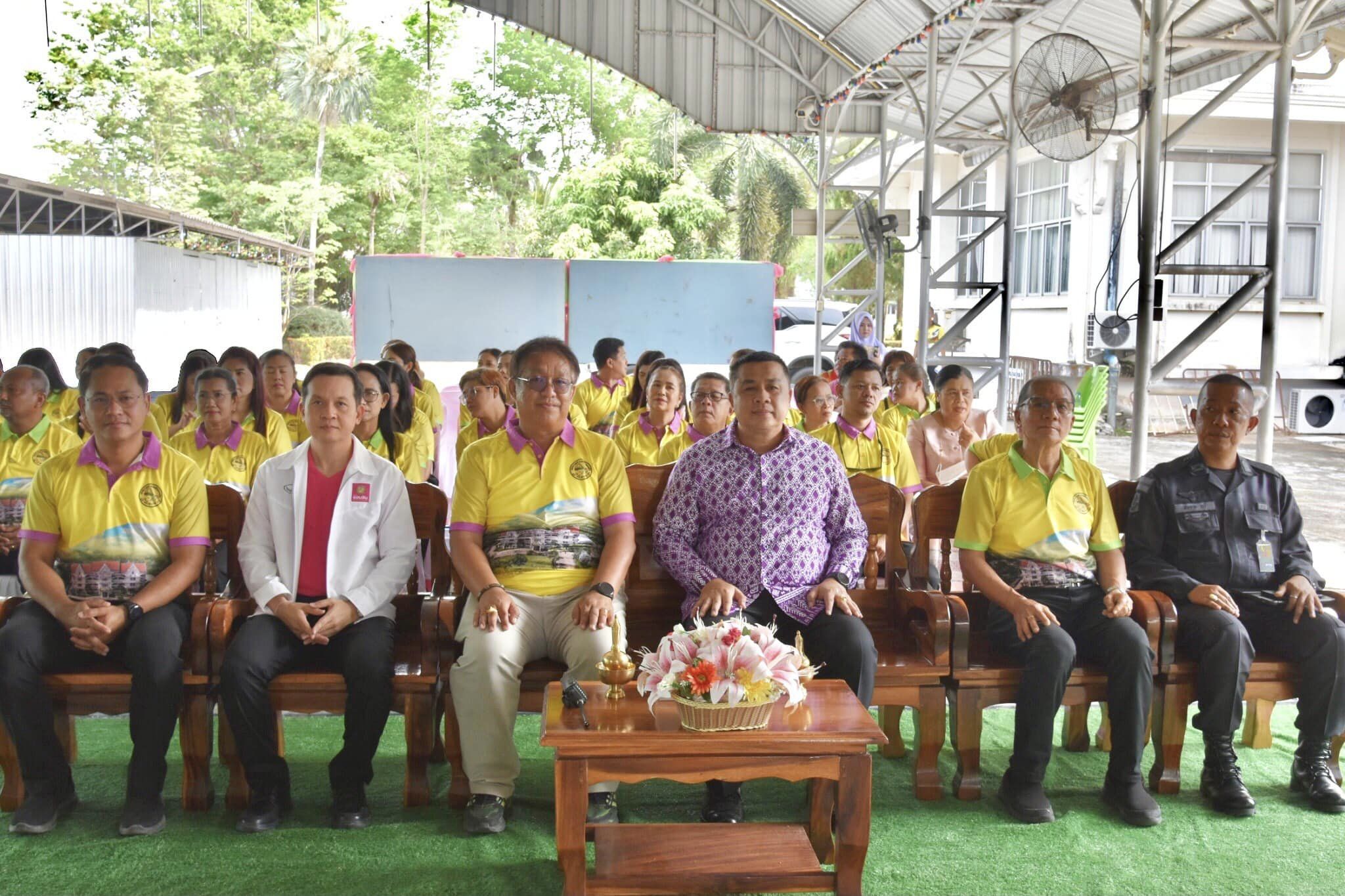 เทศบาลตำบลตันหยงมัส ได้จัดงานวันเทศบาล 
ในวันที่ 24 เมษายน 2567 ณ อาคารอเนกประสงค์จิตมงคล เทศบาลตำบลตันหยงมัส 
โดยมี นาย วิมุตติ อำนักมณี นายอำเภอระเเงะเป็นประธานในพิธีกล่าวสารวันเทศบาล และนาย ประเสริฐ แซ่ฮ่อ นายกเทศมนตรีตำบลตันหยงมัสได้กล่าววัตถุประสงค์ในการจัดงารเทศบาลในครั้งนี้ ทั้งนี้มีพิธีทำบุญศาสนา เนื่องในวันเทศบาลเนื่องในวันเทศบาล ประจำปี 2567 โดยมีคณะผู้บริหาร สมาชิกสภาเทศบาล หัวหน้าส่วนราชการ พนักงานเทศบาล เข้าร่วมงานเพื่อเป็นการระลึกถึง ความสำคัญและความเป็นมา ของการก่อเกิดเทศบาล และให้พนักงานเทศบาล ลูกจ้างประจำ และพนักงานจ้างทั่วไป ได้ตระหนักถึงบทบาทความสำคัญ ของการปกครองท้องถิ่น โดยเฉพาะการปกครองท้องถิ่นรูปแบบเทศบาล ได้มีการจัดพิธีทำบุญศาสนาพุทธ โดยมีพระสงฆ์ 10 รูป ทั้งนี้เพื่อให้เกิดความร่วมมือร่วมใจที่จะพัฒนาท้องถิ่นให้เกิดความเจริญก้าวหน้ายิ่งขึ้นไป
