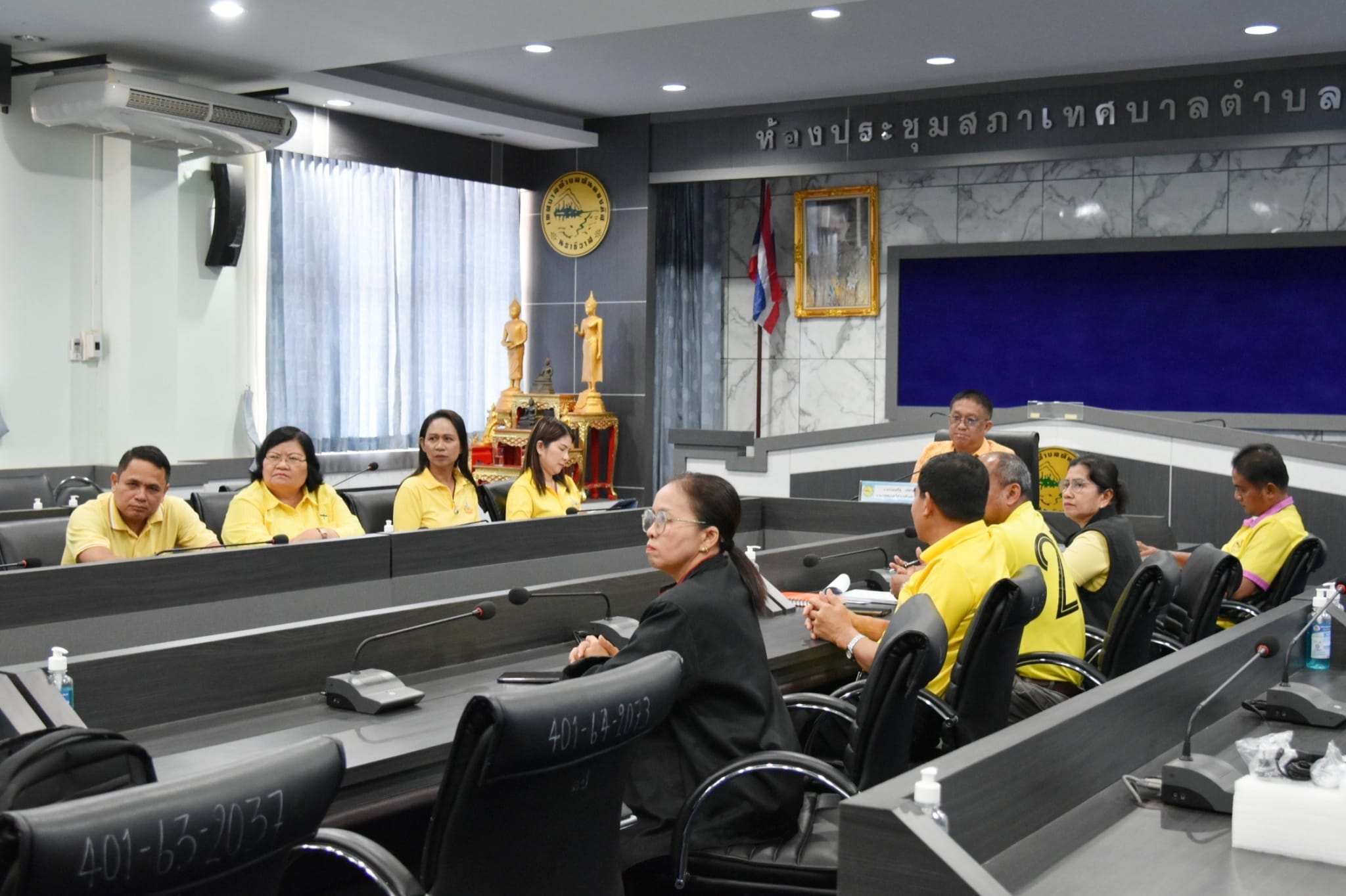 เทศบาลตำบลตันหยงมัสเข้าร่วมประชุมคณะกรรมาธิการวิสามัญพิจารณาร่างพระราชบัญญัติงบประมาณรายจ่าย ประจำปีงบประมาณ พ.ศ. 2568 สภาผู้แทนราษฎร ครั้งที่ 30/2567 ประชุมผ่านสื่ออิเล็กทรอนิกส์ ด้วยระบบ ZOOM 
วันที่ 7 สิงหาคม 2567 เวลา 09.00 น. ห้องประชุมสภาเทศบาลตำบลตันหยงมัส ชั้น 3 เทศบาลตำบลตันหยงมัส ได้ชี้แจงงบประมาณต่อคณะกรรมาธิการวิสามัญพิจารณาร่างพระราชบัญญัติงบประมาณรายจ่าย ประจำปีงบประมาณ พ.ศ. 2568 สภาผู้แทนราษฎร ครั้งที่ 30/2567 นำโดยนายประเสริฐ แซ่ฮ่อ นายกเทศมนตรีตำบลตันหยงมัส ได้เข้าชี้แจงงบประมาณรายจ่ายประจำปีงบประมาณ พ.ศ.2568 ผ่านสื่ออิเล็กทรอนิกส์ (Video Conference) ขององค์กรปกครองส่วนท้องถิ่นในส่วน “เทศบาลตำบล” พร้อมด้วย นายนพพร จันทร์แก้ว รองปลัดเทศบาล หัวหน้าส่วนราชการ และพนักงานเทศบาลตำบลตันหยงมัสที่เกี่ยวข้อง