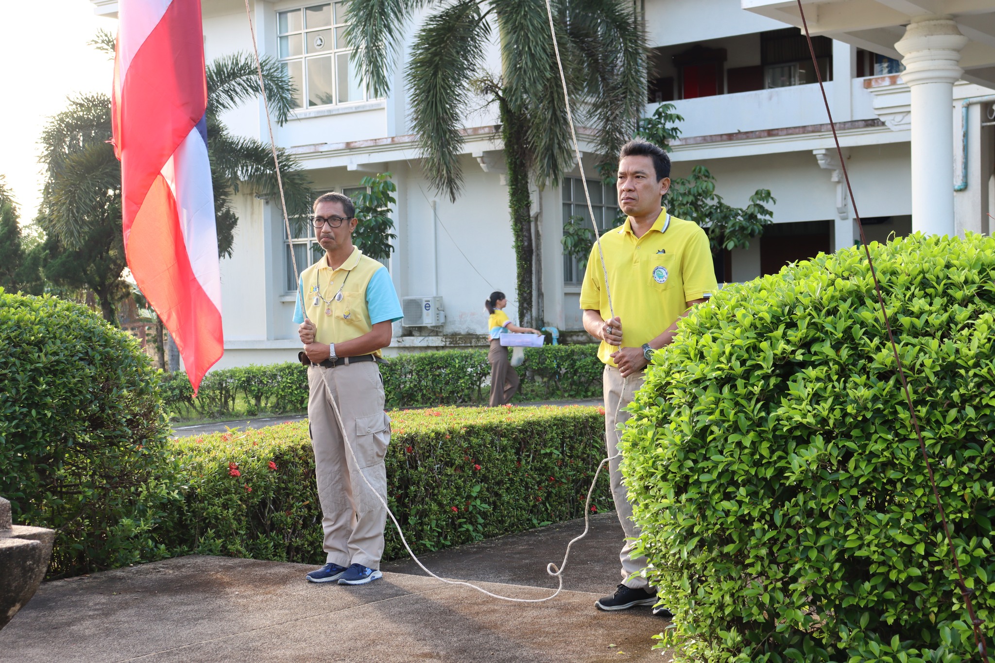 วันจันทร์ ที่ 20 มกราคม พ.ศ. 2568 เวลา 08:00 น. ณ สำนักงานเทศบาลตำบลตันหยงมัส โดยมีคณะผู้บริหารข้าราชการ พนักงาน และลูกจ้างเทศบาลตำบลตันหยงมัสร่วมกิจกรรมเข้าแถวเคารพธงชาติทุกวันจันทร์ เพื่อสำนึกคุณ "ชาติ ศาสน์ กษัตริย์" เพื่อความสามัคคีปรองดอง และน้อมรำลึกถึงความสำคัญของสถาบัน ทั้ง 3 สถาบัน และเพื่อให้สถาบันชาติของประเทศไทยอยู่กับคนไทยทุกคน