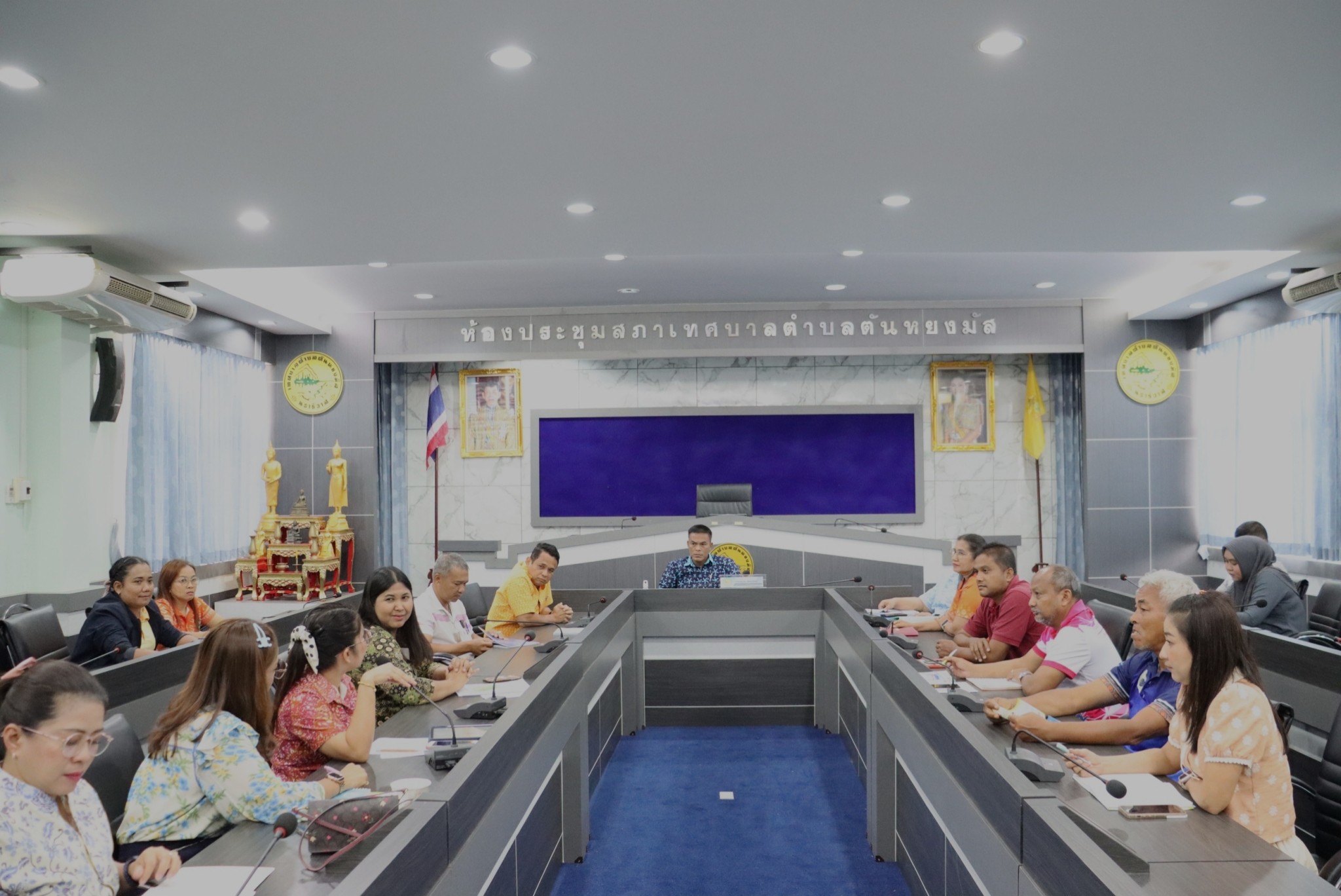 การประชุมแบบประเมินประสิทธิภาพขององค์กรปกครองส่วนท้องถิ่น (LPA) ประจำปี พ.ศ. 2568 ณ ห้องประชุมสภาเทศบาลตำบลตันหยงมัส (ชั้น 3)                                                                                                                                                                                           วันพฤหัสบดี ที่ 8 เดือน เมษายน พ.ศ. 2568 เวลา 11.00 น. นำโดย นายสุเมธ  เพ็ชรรัตน์ ปลัดเทศบาลปฏิบัติหน้าที่นายกเทศมนตรีตำบลตันหยงมัส พร้อมหัวหน้าราชการ และพนักงานเทศบาลตำบลตันหยงมัส ร่วมประชุมเตรียมความพร้อมในการจัดทำแบบประเมินประสิทธิภาพขององค์กรปกครองส่วนท้องถิ่น(LPA) ประจำปีงบประมาณ 2568 
แบบประเมินมี 5 ด้าน ดังต่อไปนี้
แบบประเมินด้านที่ 1 การบริหารจัดการ
แบบประเมินด้านที่ 2 การบริหารงานบุคคลและกิจการสภา
แบบประเมินด้านที่ 3 การบริหารงานการเงินและการคลัง
แบบประเมินด้านที่ 4 การบริการสาธารณะ
แบบประเมินด้านที่ 5 ธรรมาภิบาล
