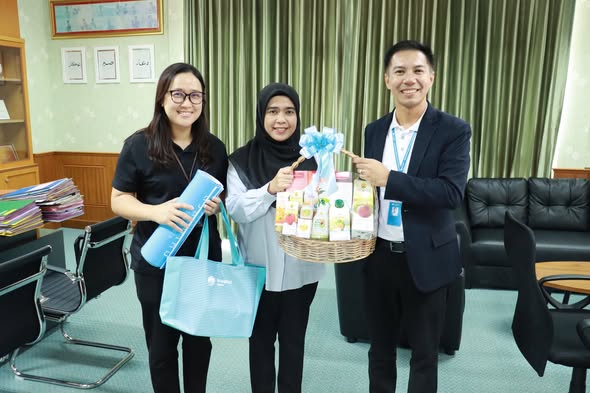 📌 เทศบาลตำบลตันหยงมัส รับมอบกระเช้าของขวัญเนื่องในโอกาสเทศกาลปีใหม่ พ.ศ. 2569