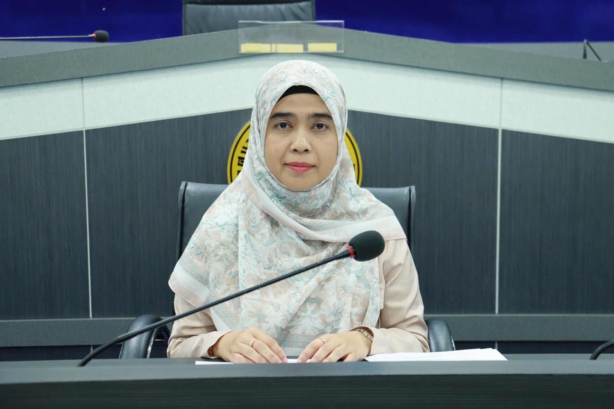 การประชุมคณะกรรมการกองทุนหลักประกันสุขภาพเทศบาลตำบลตันหยงมัส ครั้งที่ 1/2569 
วันที่ 29 มกราคม 2569 เวลา 13.30 น. กองสาธารณสุขและสิ่งแวดล้อม เทศบาลตำบลตันหยงมัส ได้จัดการประชุมคณะกรรมการกองทุนหลักประกันสุขภาพ (สปสช.) เทศบาลตำบลตันหยงมัส ครั้งที่ 1/2569 โดยมีนางสาวซารีนา มานะวณิชย์ นายกเทศมนตรีตำบลตันหยงมัส เป็นประธานในการประชุม พร้อมด้วยคณะกรรมการกองทุนหลักประกันสุขภาพเทศบาลตำบลตันหยงมัส เข้าร่วมประชุมอย่างพร้อมเพรียง
ในการประชุมครั้งนี้ ที่ประชุมได้ร่วมกันพิจารณาและรับรองรายงานการประชุมคณะกรรมการกองทุนหลักประกันสุขภาพเทศบาลตำบลตันหยงมัส ครั้งที่ 4/2568 รวมทั้งรับทราบรายงานสถานะทางการเงินของกองทุนหลักประกันสุขภาพเทศบาลตำบลตันหยงมัส ประกอบด้วยรายงานการรับ–จ่ายเงิน และเงินคงเหลือ ประจำไตรมาสที่ 1/2569
นอกจากนี้ ที่ประชุมยังได้พิจารณาอนุมัติหลักเกณฑ์และวิธีการขอรับเงินสนับสนุนงบประมาณจากกองทุนหลักประกันสุขภาพเทศบาลตำบลตันหยงมัส รวมถึงพิจารณาอนุมัติโครงการกองทุนหลักประกันสุขภาพเทศบาลตำบลตันหยงมัส ที่ขอรับการสนับสนุนงบประมาณ ประจำปีงบประมาณ พ.ศ. 2569 ซึ่งผ่านมติคณะอนุกรรมการกลั่นกรอง ครั้งที่ 1/2569