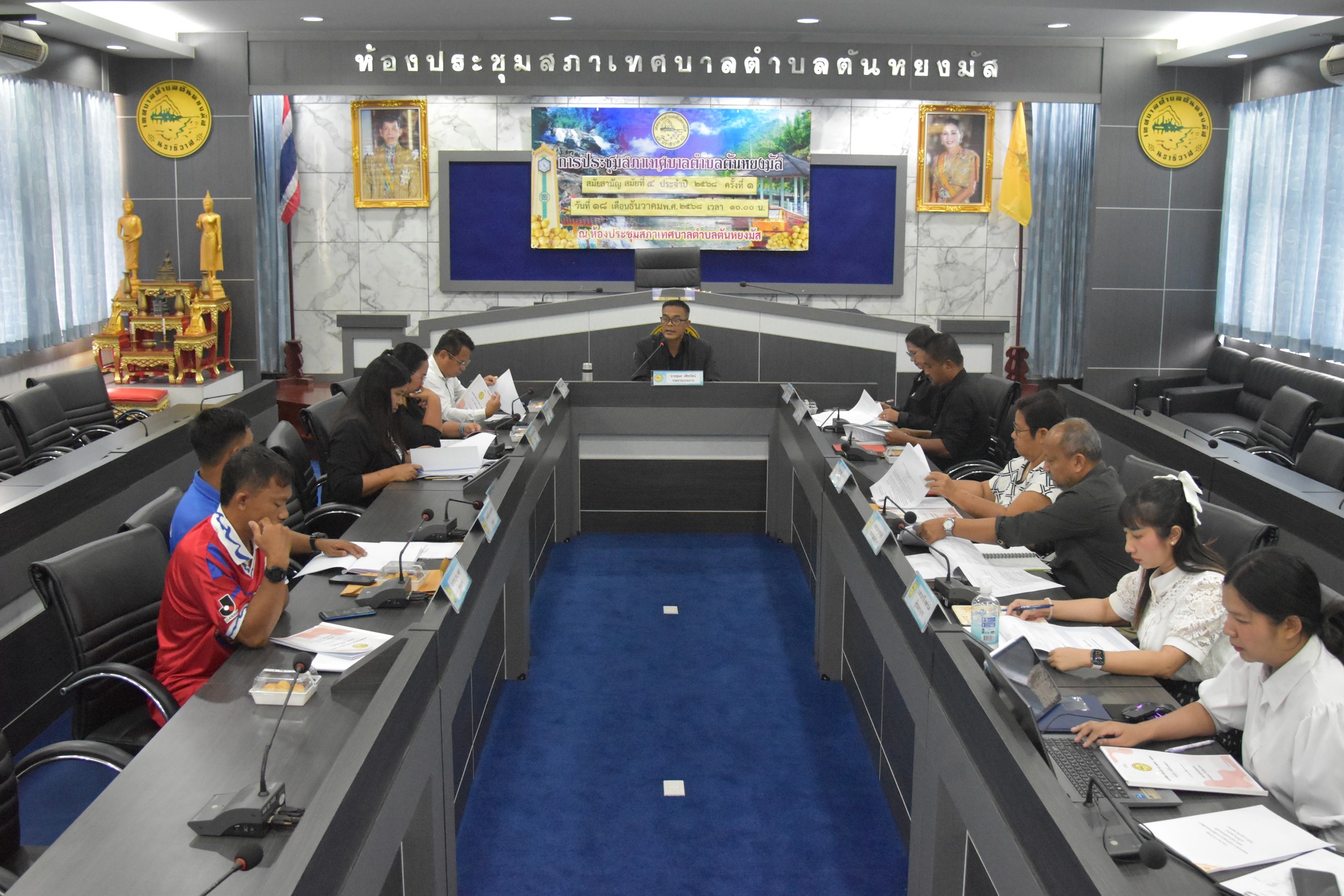 การประชุมคณะกรรมการสนับสนุนการจัดทำแผนพัฒนา เทศบาลตำบลตันหยงมัส ครั้งที่ 1/2569 จัดขึ้นเมื่อวันพฤหัสบดีที่ 19 กุมภาพันธ์ 2569 เวลา 10.00 น. ณ ห้องประชุมสภาเทศบาลตำบลตันหยงมัส ชั้น 3 โดยมีนายสุเมธ เพ็ชรรัตน์ ปลัดเทศบาล ทำหน้าที่เป็นประธานกรรมการ พร้อมด้วยคณะกรรมการสนับสนุนการจัดทำแผนพัฒนาท้องถิ่นเข้าร่วมประชุม 
ในการนี้ ที่ประชุมได้มีมติรับรองรายงานการประชุมคณะกรรมการสนับสนุนฯ ครั้งที่ 2/2568 เมื่อวันที่ 7 ตุลาคม 2568 และได้ร่วมกันพิจารณาการจัดทำร่างแผนพัฒนาท้องถิ่น พ.ศ. 2566–2570 เพิ่มเติม ครั้งที่ 1/2569 เพื่อให้การดำเนินงานเป็นไปตามขั้นตอน ระเบียบ และแนวทางการพัฒนาท้องถิ่นอย่างมีประสิทธิภาพ และสอดคล้องกับปัญหาและความต้องการของประชาชนในพื้นที่