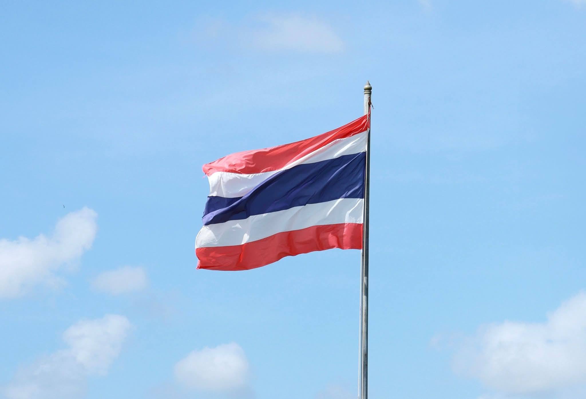 วันจันทร์ ที่ 23 กุมภาพันธ์ 2569  เวลา 08:00 น. ณ สำนักงานเทศบาลตำบลตันหยงมัส โดยมีข้าราชการ พนักงาน และลูกจ้างเทศบาลตำบลตันหยงมัสร่วมกิจกรรมเข้าแถวเคารพธงชาติ ร้องเพลงชาติไทย สวดมนต์ไหว้พระ และดุอาร์ เพื่อแสดงออกถึงความจงรักภักดีต่อชาติ ศาสนา และพระมหากษัตริย์ และเป็นการเตรียมความพร้อมก่อนการปฏิบัติหน้าที่ราชการในแต่ละสัปดาห์ ทุกวันจันทร์ อันจะเป็นการเพิ่มประสิทธิภาพในการทำงานเสริมสร้างความรักความสามัคคีในองค์กร 🇹🇭
