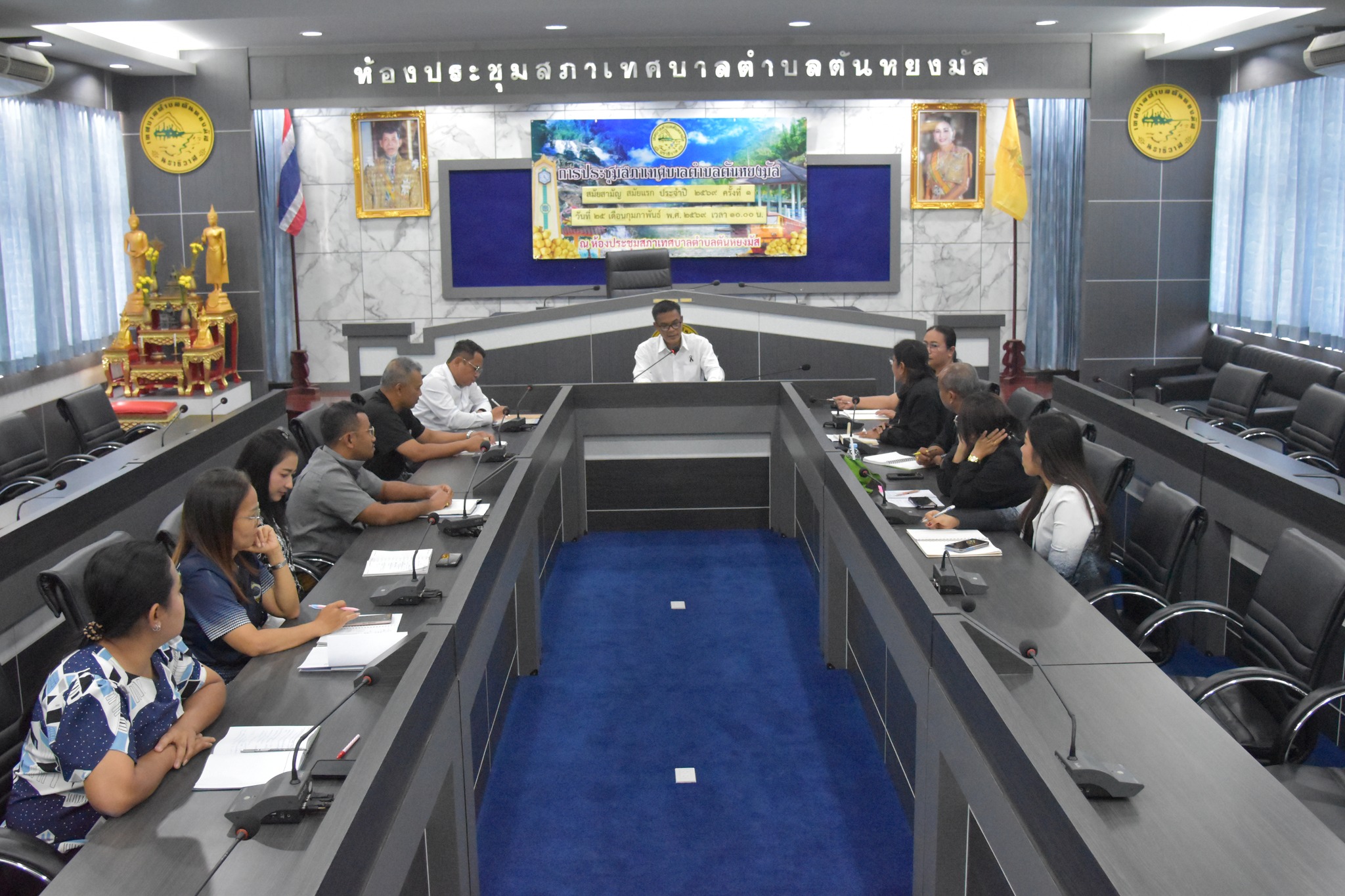 การประชุมหัวหน้าส่วนราชการ เทศบาลตำบลตันหยงมัส ประจำเดือน มีนาคม 2569
วันพฤหัสบดี ที่ 5 มีนาคม 2569 เวลา 10.00 น. ณ ห้องประชุมสภาเทศบาลตำบลตันหยงมัส นำโดย นายสุเมธ เพ็ชรรัตน์ ปลัดเทศบาล เป็นประธานในการประชุมครั้งนี้ พร้อมด้วย นายนพพร จันทร์แก้ว รองปลัดเทศบาล, ผู้อำนวยการทุกกอง หัวหน้าฝ่าย และพนักงานเทศบาล เข้าร่วมประชุมดังกล่าว 
- เรื่อง ที่ประธานแจ้งให้ที่ประชุมทราบ 
- เรื่อง รับรองรายงานการประชุมครั้งที่ผ่านมา การติดตาม 
- สำนักปลัดเทศบาล - กองยุทธศาสตร์และงบประมาณ - กองการศึกษา - กองช่าง - กองสาธารสุขและสิ่งแวดล้อม - กองคลัง - กองสวัสดิการสังคม