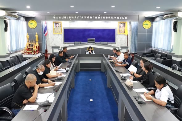 การประชุมซักซ้อมการจัดงานวันเทศบาล ประจำปี พ.ศ. 2569 ณ ห้องประชุมสภาเทศบาลตำบลตันหยงมัส (ชั้น 3)  วันอังคาร ที่ 21  เมษายน 2569 เวลา 10.00 น. นางสาวซารีนา มานะวณิชย์ นายกเทศมนตรีตำบลตันหยงมัส พร้อมด้วยคณะผู้บริหาร ปลัดเทศบาล รองปลัดและหัวหน้าส่วนราชการเทศบาลตำบลตันหยงมัส ร่วมประชุมเพื่อหารือแนวทางการดำเนินงาน และเตรียมความพร้อมในการจัดงานวันเทศบาล ประจำปี พ.ศ. 2569 ที่จะจัดขึ้นในวันศุกร์ ที่ 24 เมษายน 2569