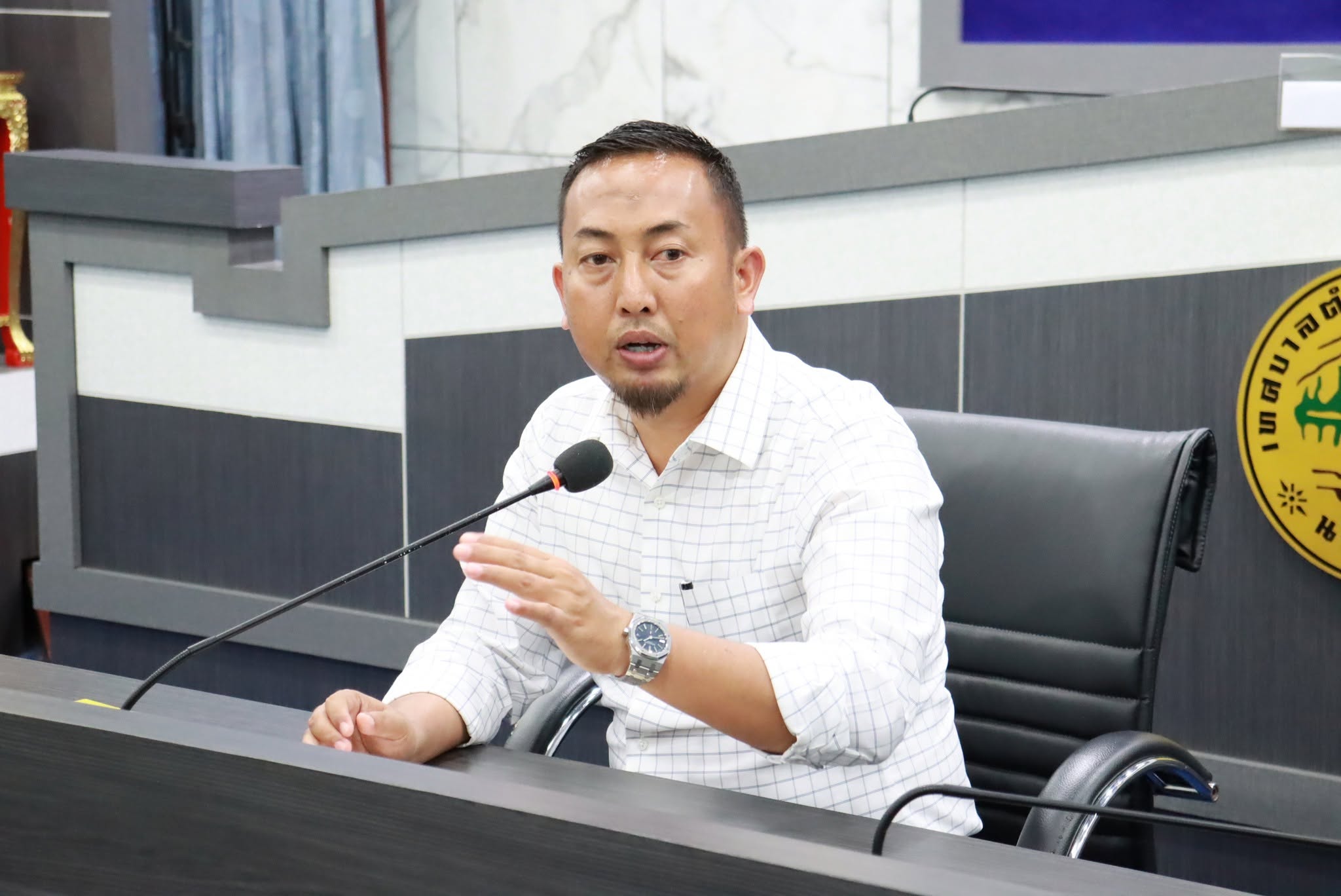 วันที่ 12 พฤษภาคม 2569 เวลา 13:30 น. ณ ห้องประชุมสภาเทศบาลตำบลตันหยงมัส ชั้น 3  นางสาวซารีนา มานะวณิชย์ นายกเทศมนตรีตำบลตันหยงมัส ได้มอบหมายให้นายกูเปาซัน สุริยะสุนทร รองนายกเทศมนตรี  เข้าร่วมประชุมในการประชุม "ประจำเดือนพฤษภาคม " กองสาธารณสุข '' ประจำปี พ.ศ.2569 ประชุมในครั้งนี้ เพื่อพบปะพูดคุย และชี้แนะการปฏิบัติหน้าที่กับงานด้านสาธารณสุขและสิ่งแวดล้อม,การติดตามความคืบหน้าของโครงการต่างๆ การแก้ไขปัญหาที่เกิดขึ้น, การแลกเปลี่ยนความรู้และประสบการณ์,และการวางแผนการดำเนินงานในอนาคต เพื่อให้พนักงานเทศบาลในกองสาธารณสุขและสิ่งแวดล้อมได้ดำเนินงานไปในทิศทางเดียวกัน